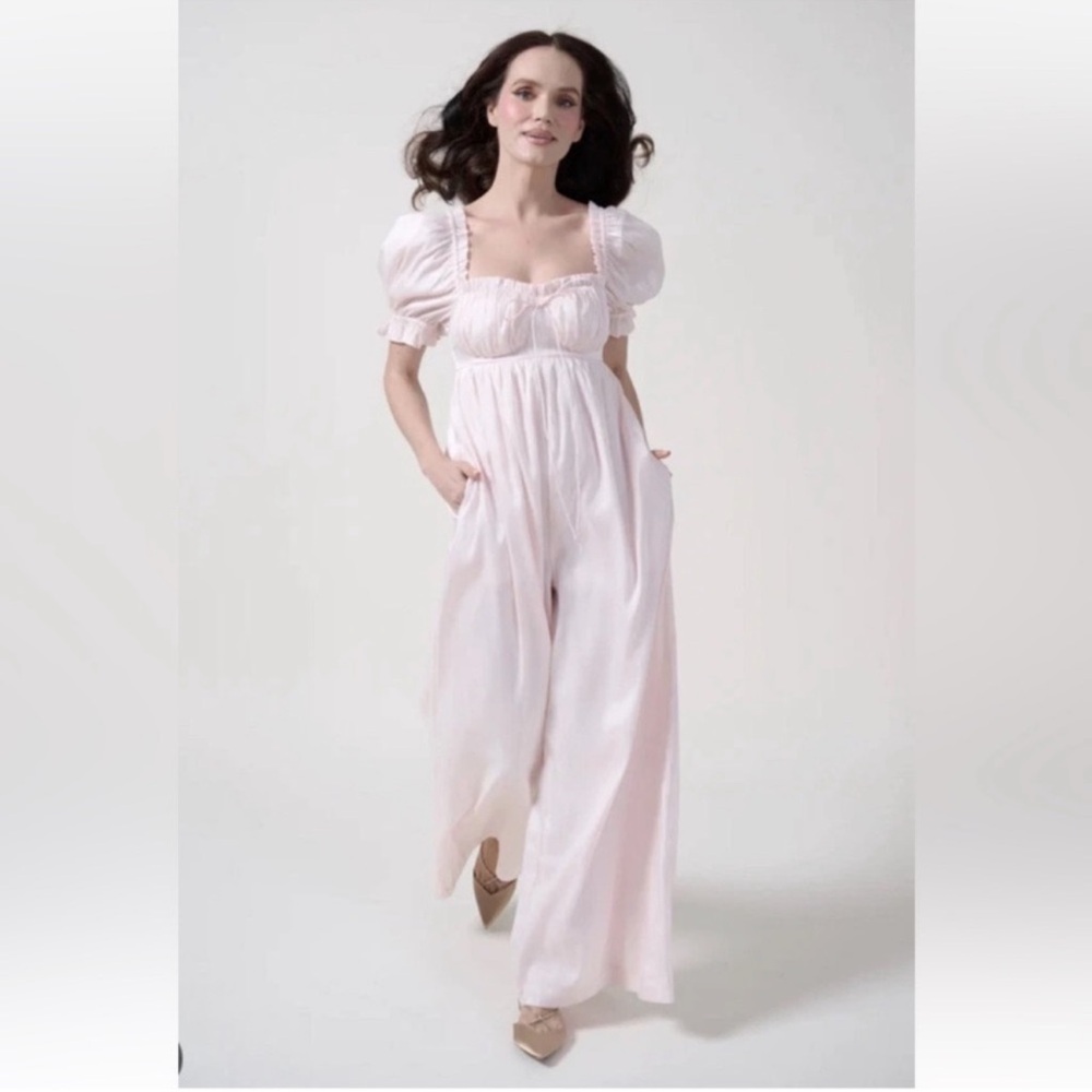 NWT Selkie The Lickety Split Seashell
Jumpsuit Sz Small